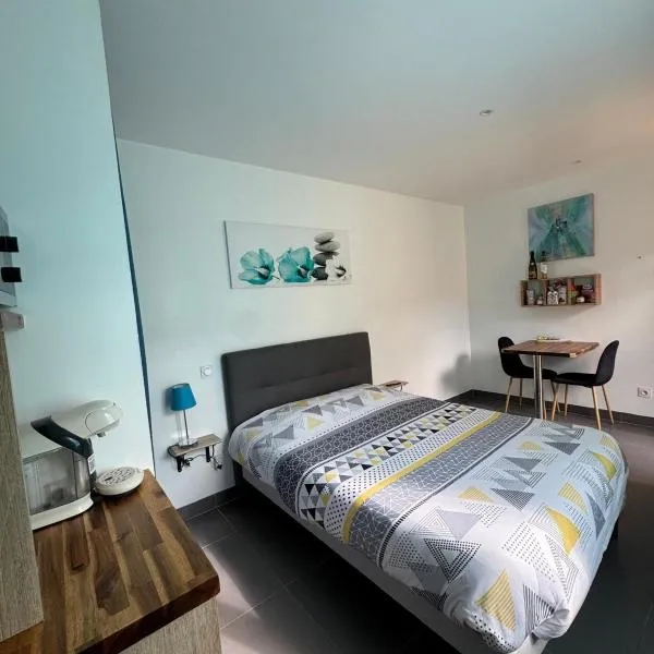 Chambre d'hôte，位于屈屈尼昂的酒店