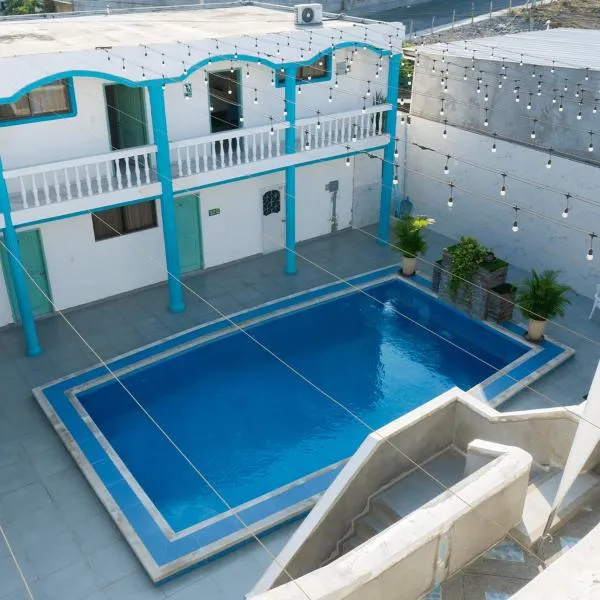 HOSTAL PIAZZOLLA，位于曼塔的酒店