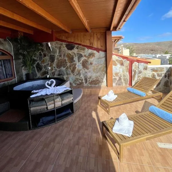 Chabela's Seaview Penthouse & SPA，位于La Lajita的酒店