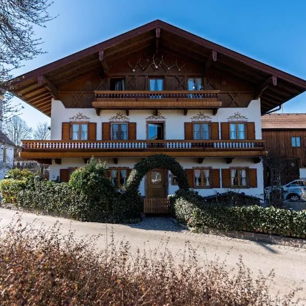 Ferienwohnungen Chiemgau，位于Rottau的酒店