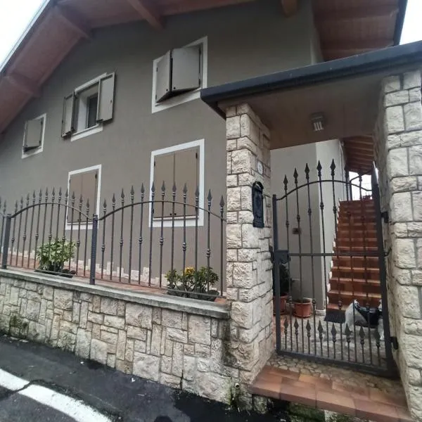 Mary House，位于Ossimo的酒店