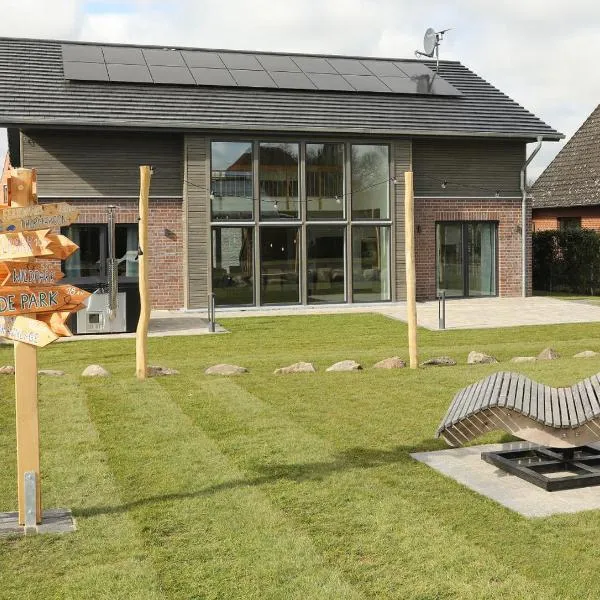 NEU Villa Heidetraum, 20 Gaeste, Sauna, Pool，位于Dorfmark的酒店