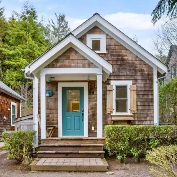 Seabrook 2-Bdrm with Hot Tub, AC, Pet Friendly，位于太平洋海滩的酒店