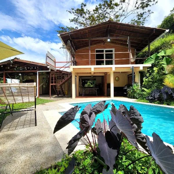 Casa Nutabe - Casa de Campo en Girardota cerca a Medellín，位于希拉多塔的酒店