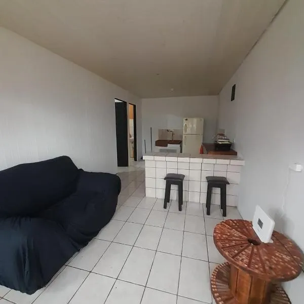 Apartamentos GoZu # 2，位于Puerto Viejo的酒店
