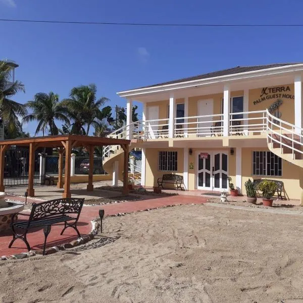 Xterra Palm Guest House，位于霍普金斯的酒店