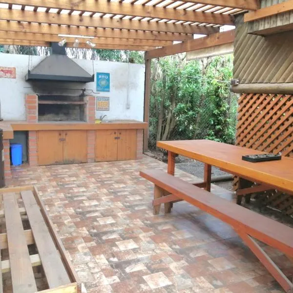 House in Maitencillo Norte, 5 minutes from the beach，位于普琼卡维的酒店