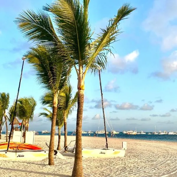 paradise close to the beach pool free parking,wifi- punta cana，位于蓬塔卡纳的酒店