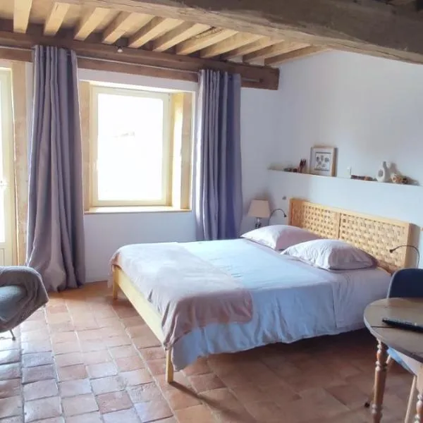 La Coquille, chambre douillette auprès d'un élevage d'escargots，位于Ouroux-sous-le-Bois-Sainte-Marie的酒店