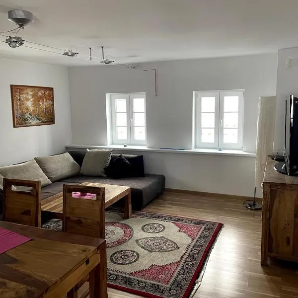 Ferienhaus mit Bergblick auf die Kremsmauer - ruhig und hundefreundlich，位于Atzeldorf的酒店