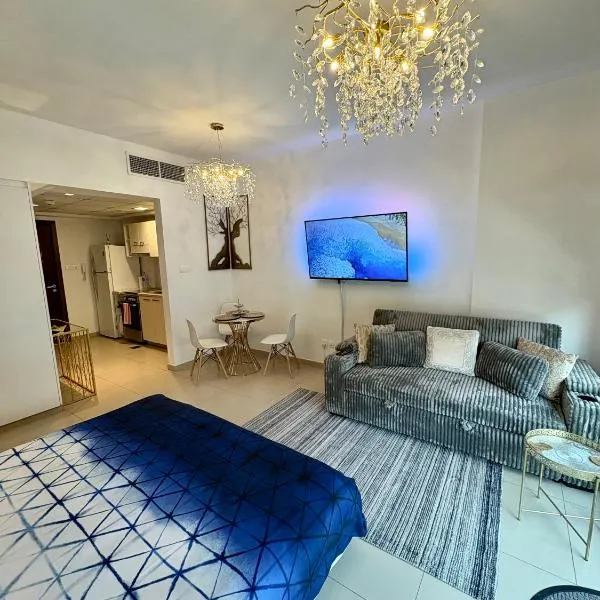 Luxurious Studio Pacific Al Marjan Island - beachfront property，位于拉斯阿尔卡麦的酒店
