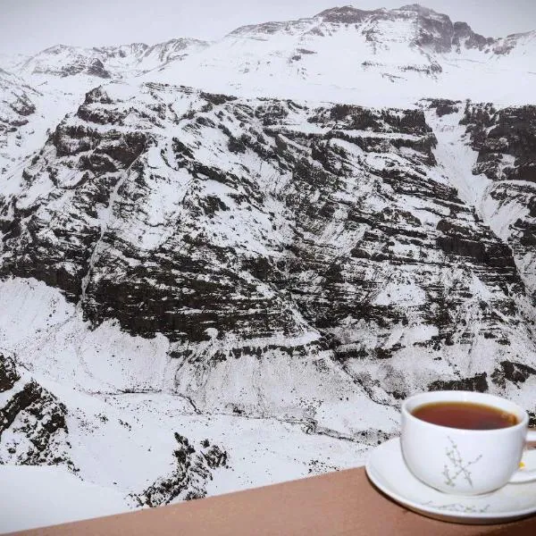 HOM I Departamento en Valle Nevado Amplio Dúplex 6PAX SKIOUT,位于法洛伦斯的酒店