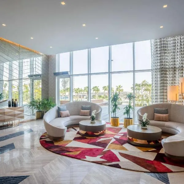 Radisson Dubai Damac Hills，位于迪拜的酒店