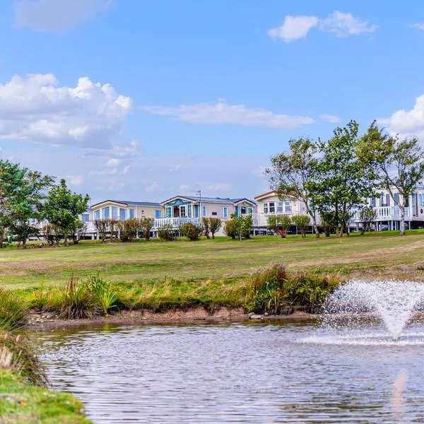 Willows Holiday Park，位于威瑟恩西的酒店