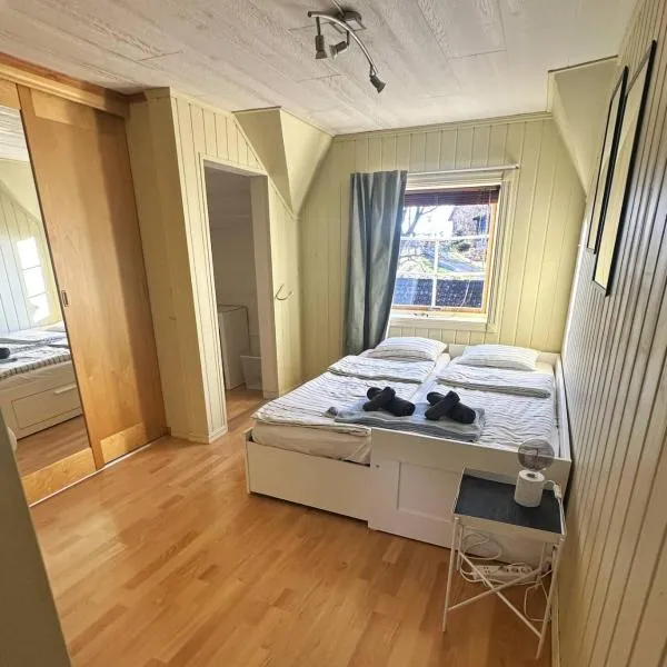 Cozy rooms with private bathroom close to Hønefoss，位于Knestang的酒店