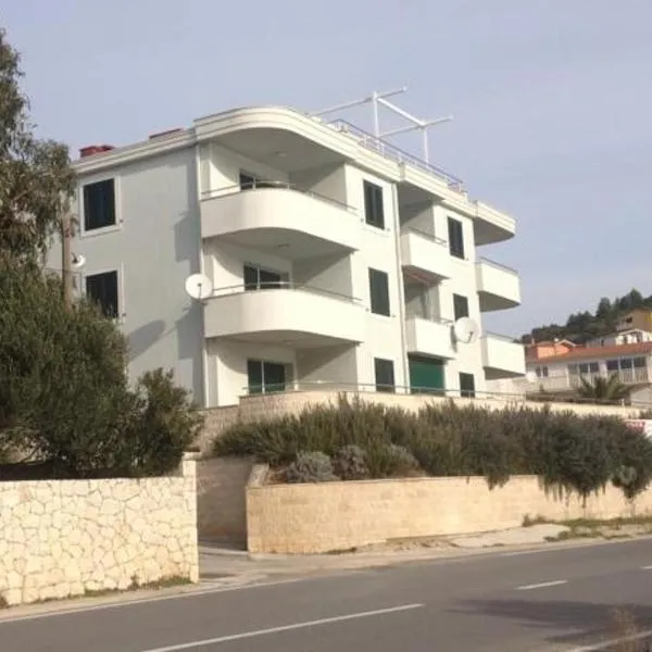 Apartment Lana，位于Dolići的酒店
