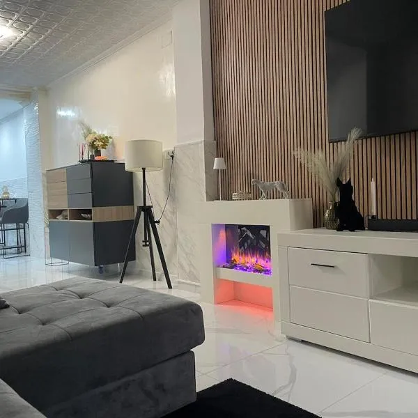 Stylish and renovated house，位于库列拉的酒店