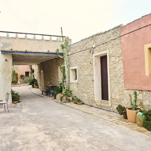 Apartamentos La Fàbrica，位于Agost的酒店