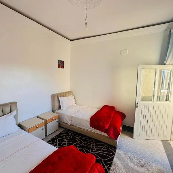 Appartement City Center，位于瓦尔扎扎特的酒店