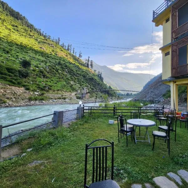 Bono Riverside Apartments，位于纳兰恩的酒店