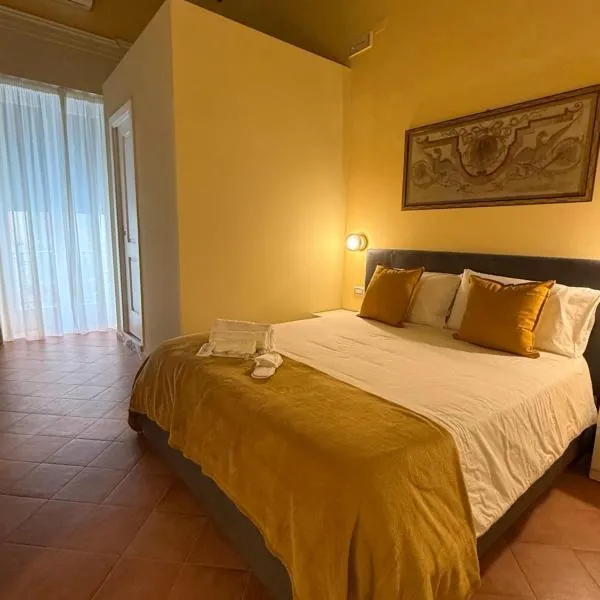 Palazzo Dogana Room&Suite，位于萨莱诺的酒店