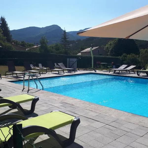Logis Hôtel Le Céans，位于Orpierre的酒店