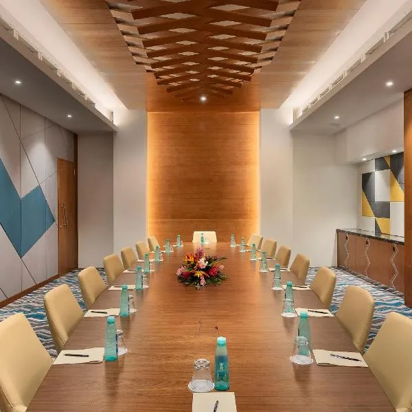 Crowne Plaza Fiji Nadi Bay Resort & Spa by IHG，位于南迪的酒店