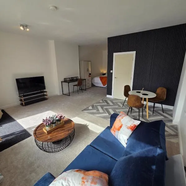 The Spacious Suite by JS Apartments，位于布莱克本的酒店