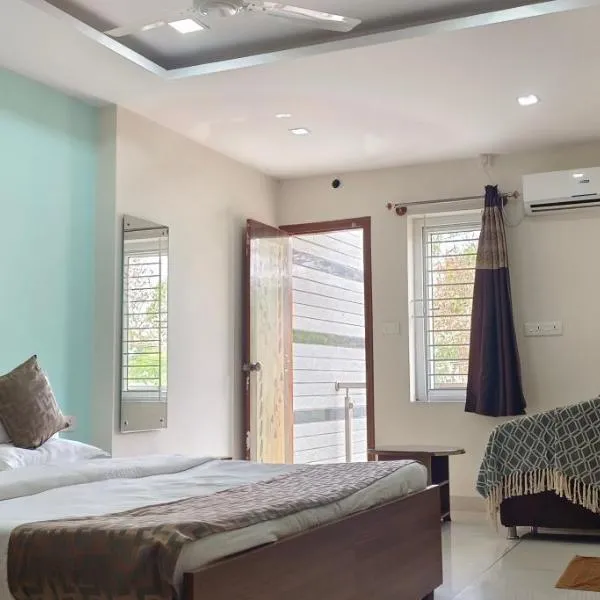 Sugamya Corner Guesthouse，位于迈索尔的酒店