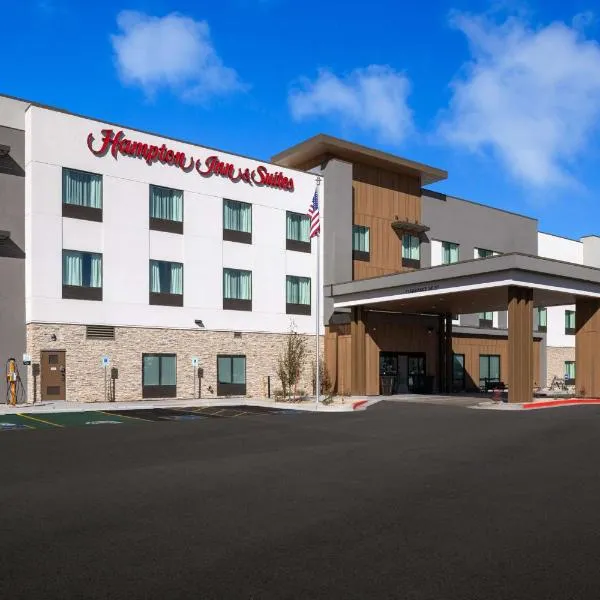 Hampton Inn & Suites Cottonwood, Az，位于卡顿伍德的酒店