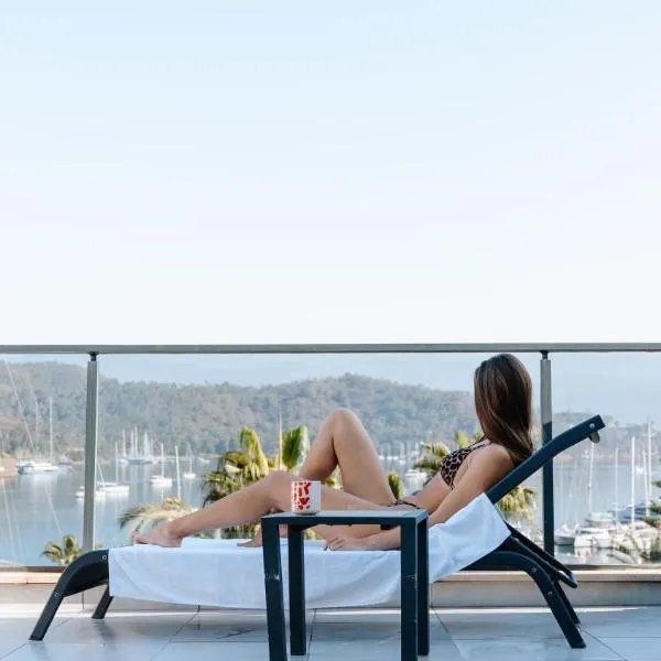 Nakas Suites，位于费特希耶的酒店