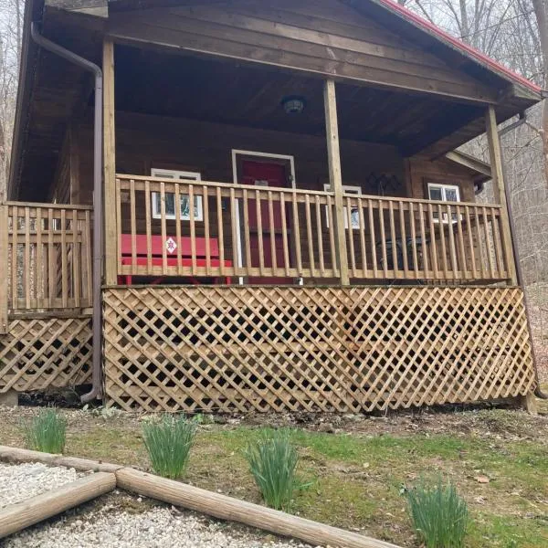 Campfire Cabin, Red River Gorge, KY, River Access & Views，位于Stanton的酒店