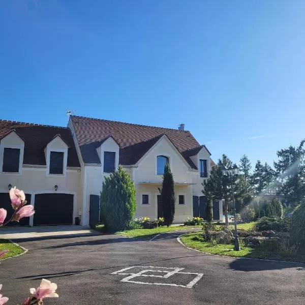 Villa NICAISE，位于Moisenay的酒店