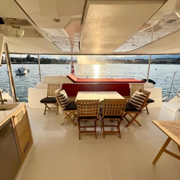 浮船住宿加早餐旅馆，位于日内瓦的酒店