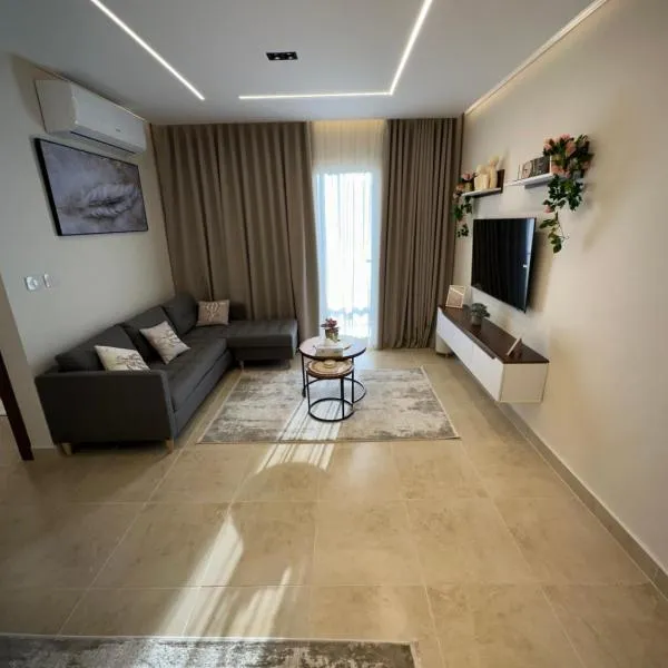 Luxurious apartment in Madinaty, new Cairo city front of Carrefour，位于Madinaty的酒店