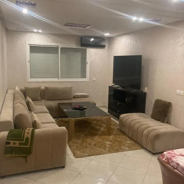 APPARTEMENT DE LUXE MEUBLE CENTRE VILLE KENITRA，位于盖尼特拉的酒店