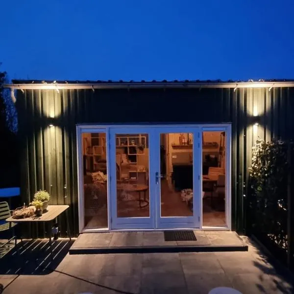 Artisan Hideaway Bed and Breakfast，位于Breezand的酒店