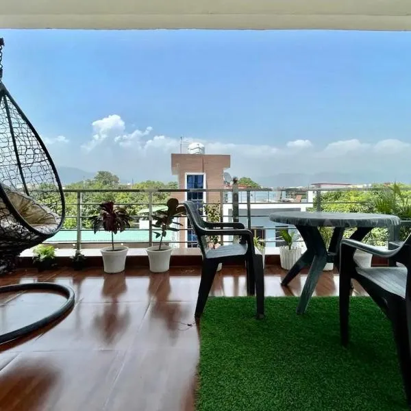 Tulsi Homestay- Home away from home，位于哈尔德瓦尼的酒店