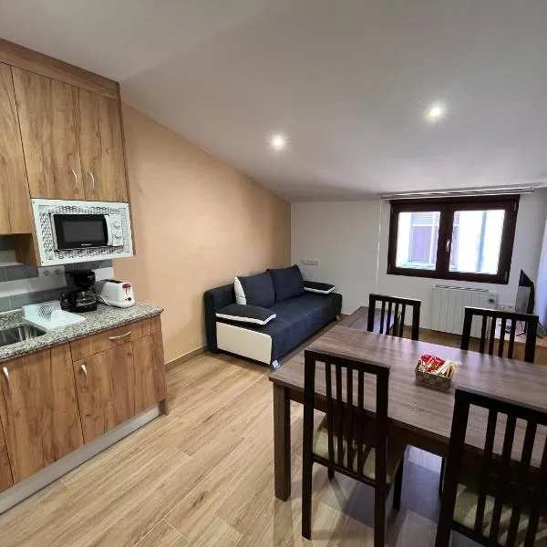 Mar de nubes Piornal IV entre el Valle del Jerte y La Vera，位于Piornal的酒店