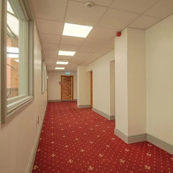 OYO Hotel Clamart，位于斯肯索普的酒店