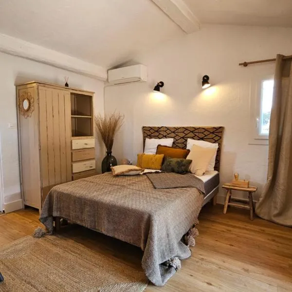 Li Cabanoun, Studios au Soleil Issambres Sainte-Maxime à 3min de la plage à pied，位于圣马克西姆的酒店
