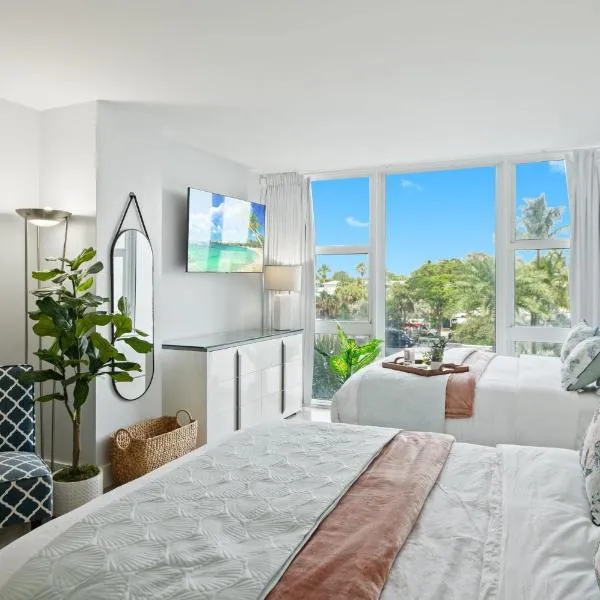 Beach Front 2 Bed Condo - Pool & Tiki Bar，位于劳德代尔堡的酒店