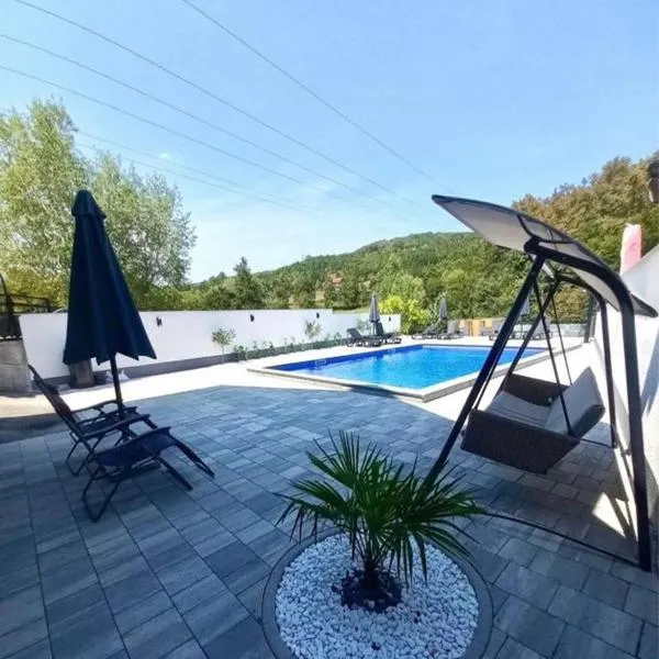 Villa Imperia for rent - Banja Luka Krupa na Vrbasu，位于Krupa na Vrbasu的酒店
