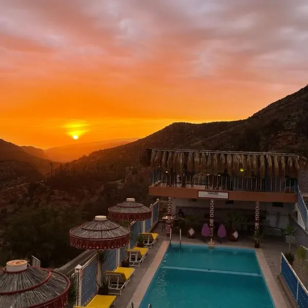 Auberge Les Montagnes du Paradis Your Hidden Retreat in Paradise Valley，位于阿加迪尔的酒店