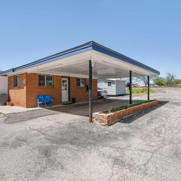 OYO Hotel Luling TX Downtown I-10/US-90，位于Luling的酒店