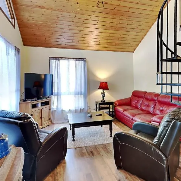 Fawn View Cabin，位于麦克亨利的酒店