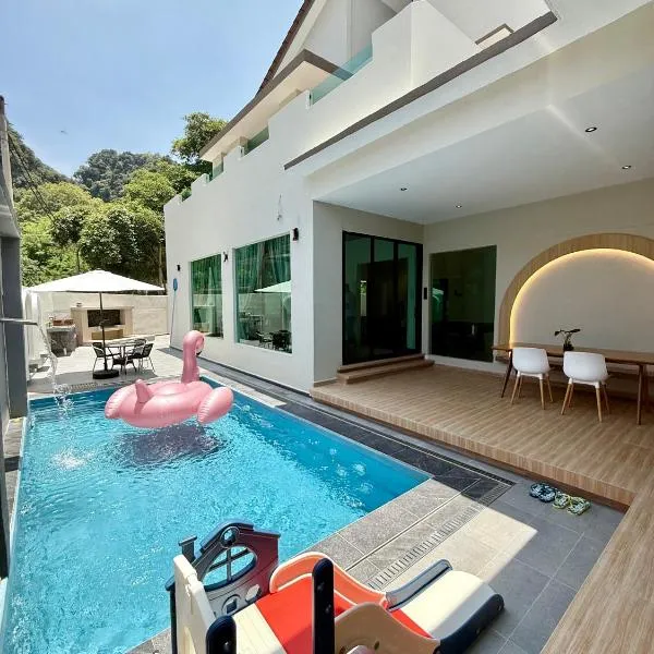 LYL EvenHill Private Pool-18-23pax 5BR，位于怡保的酒店