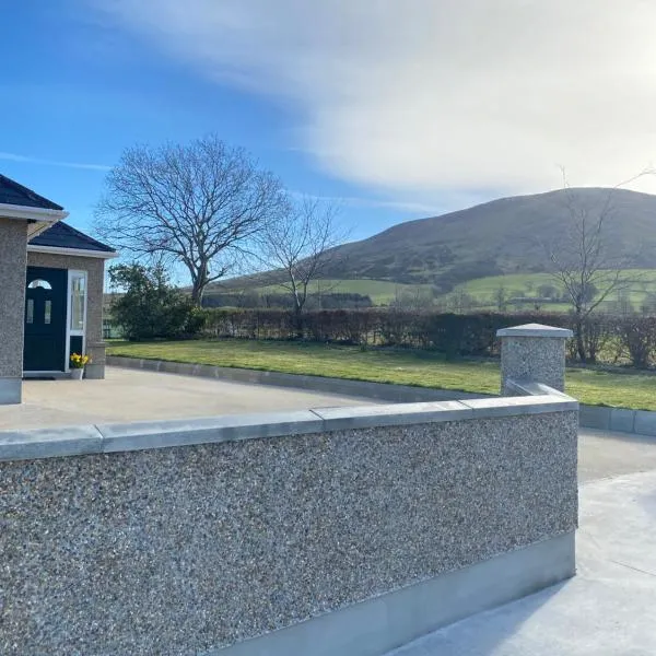 Benbradagh Country Cottage Causeway Coast，位于邓吉文的酒店