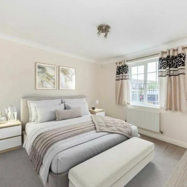 Spacious 2-Bed Family Flat in Wimbledon Near Tube，位于伦敦的酒店