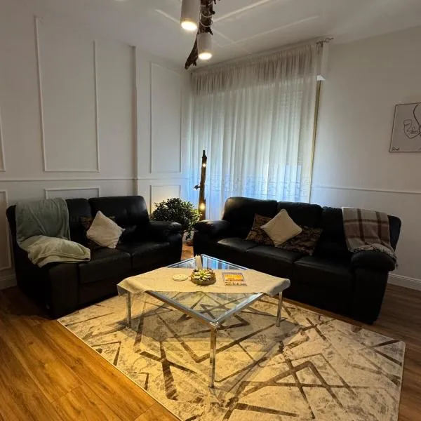 Modern & Cosy Flat in Maniago!，位于马尼亚戈的酒店